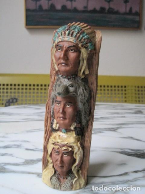 Vintage: TOTEM INDIO DE RESINA CON CARAS DE GUERREROS - A&Ntilde;OS 90