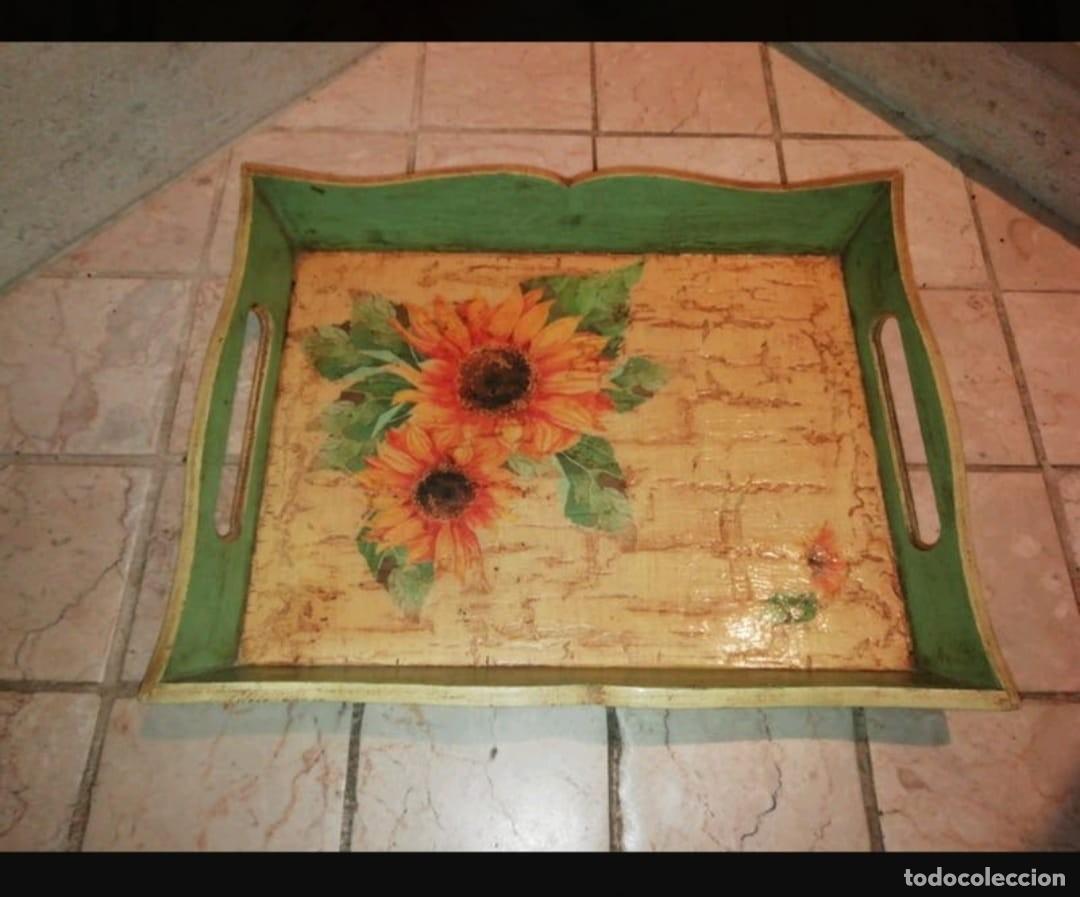 Vintage: BANDEJA DE MADERA PINTADA A MANO - Foto 1