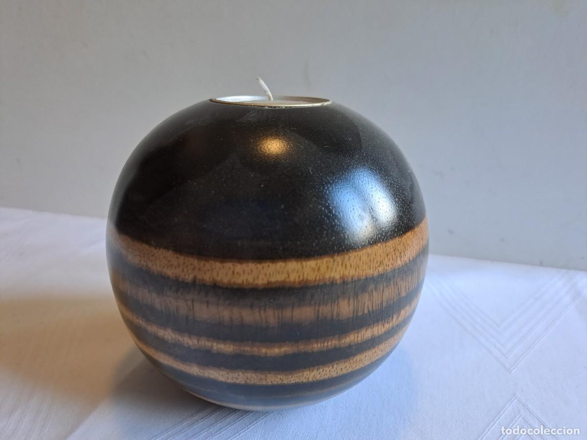 Vintage: Portavelas de madera de forma esf&eacute;rica