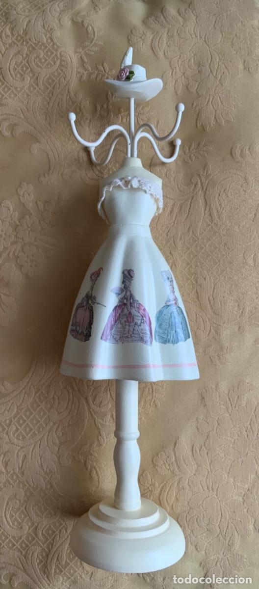 Vintage: PEQUE&Ntilde;O MANIQU&Iacute; PARA BISUTER&Iacute;A, MADERA