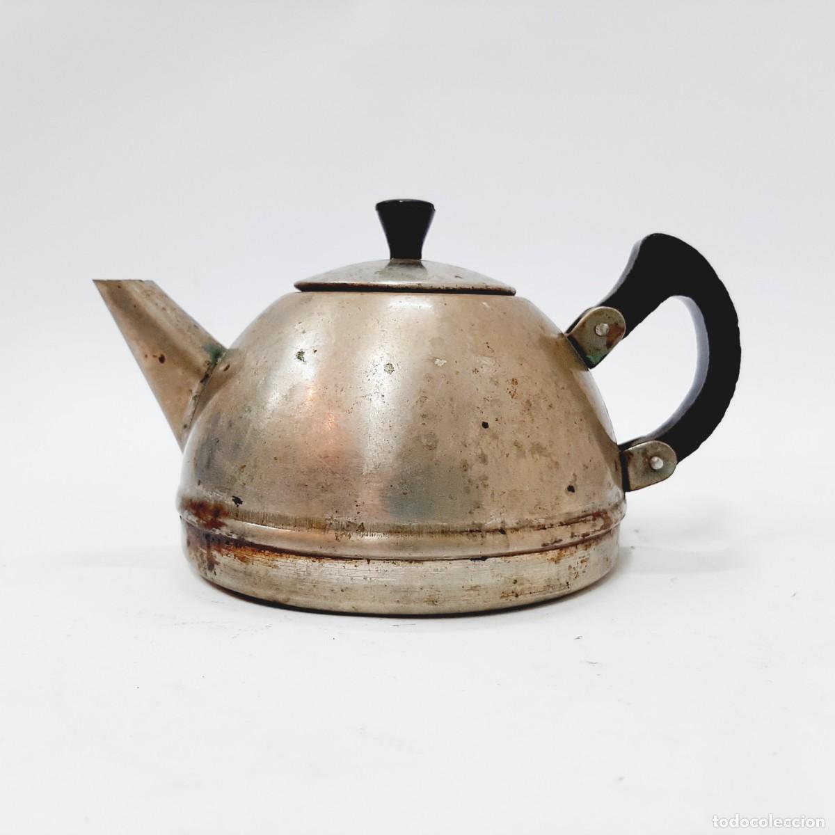 Vintage: Tetera sovi&eacute;tica vintage peque&ntilde;a de metal (15,4)