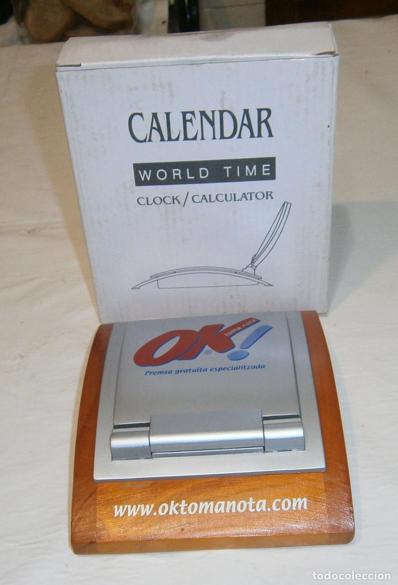 Vintage: calendario efectronico calculadora y reloj con base de madera - Foto 2