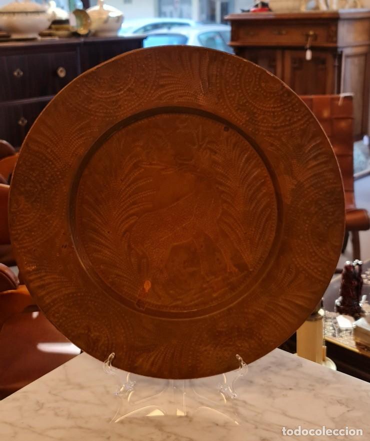 Vintage: Plato de cobre repujado - Foto 1