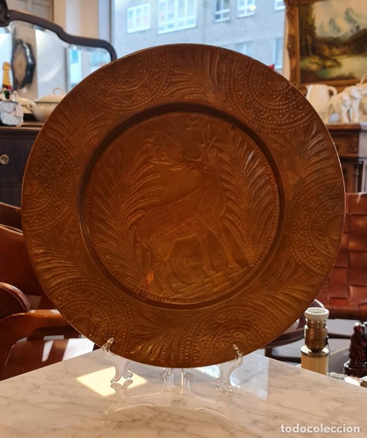 Vintage: Plato de cobre repujado - Foto 2