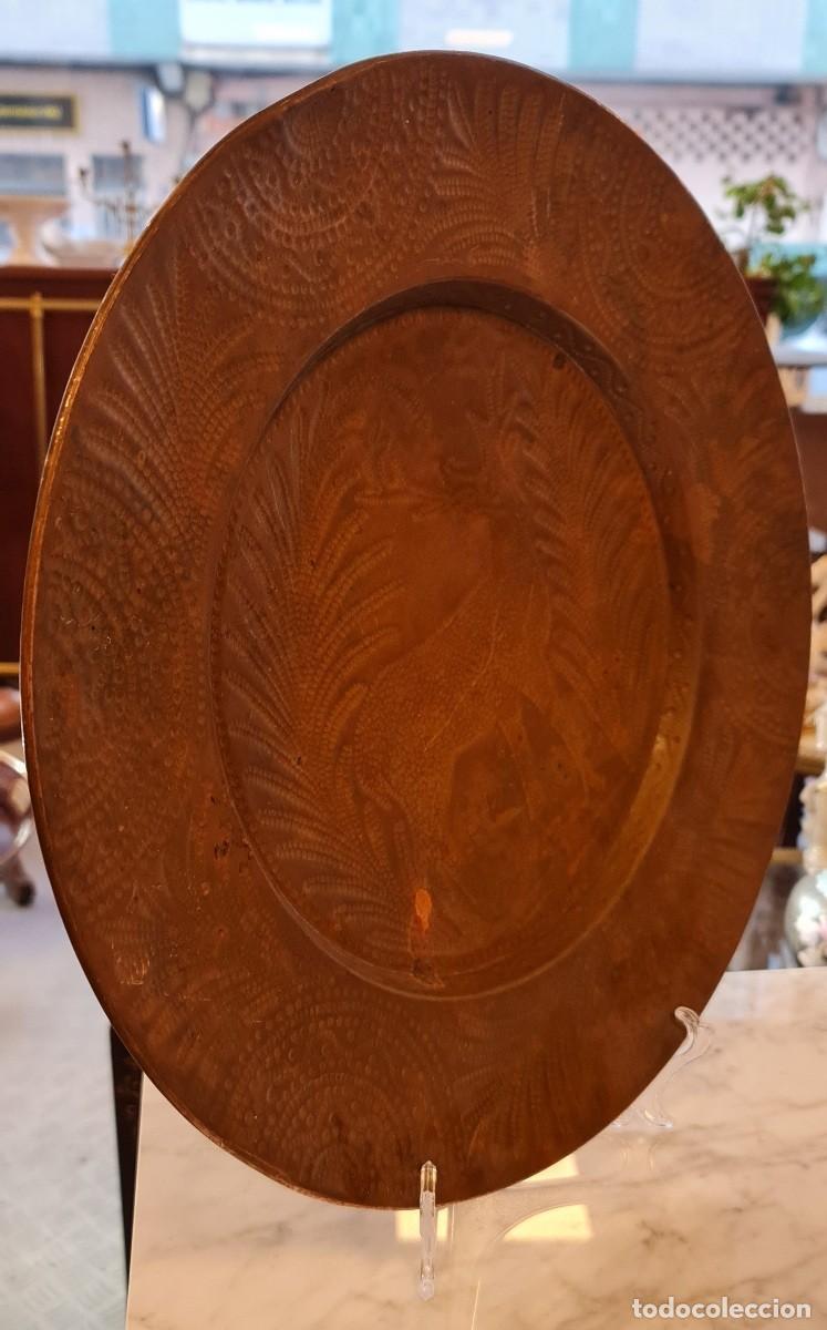 Vintage: Plato de cobre repujado - Foto 3