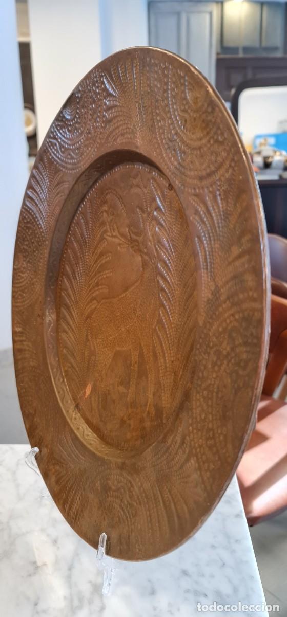 Vintage: Plato de cobre repujado - Foto 4