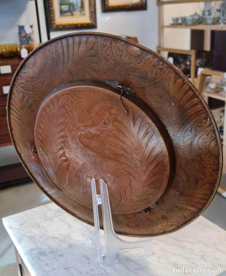 Vintage: Plato de cobre repujado - Foto 8