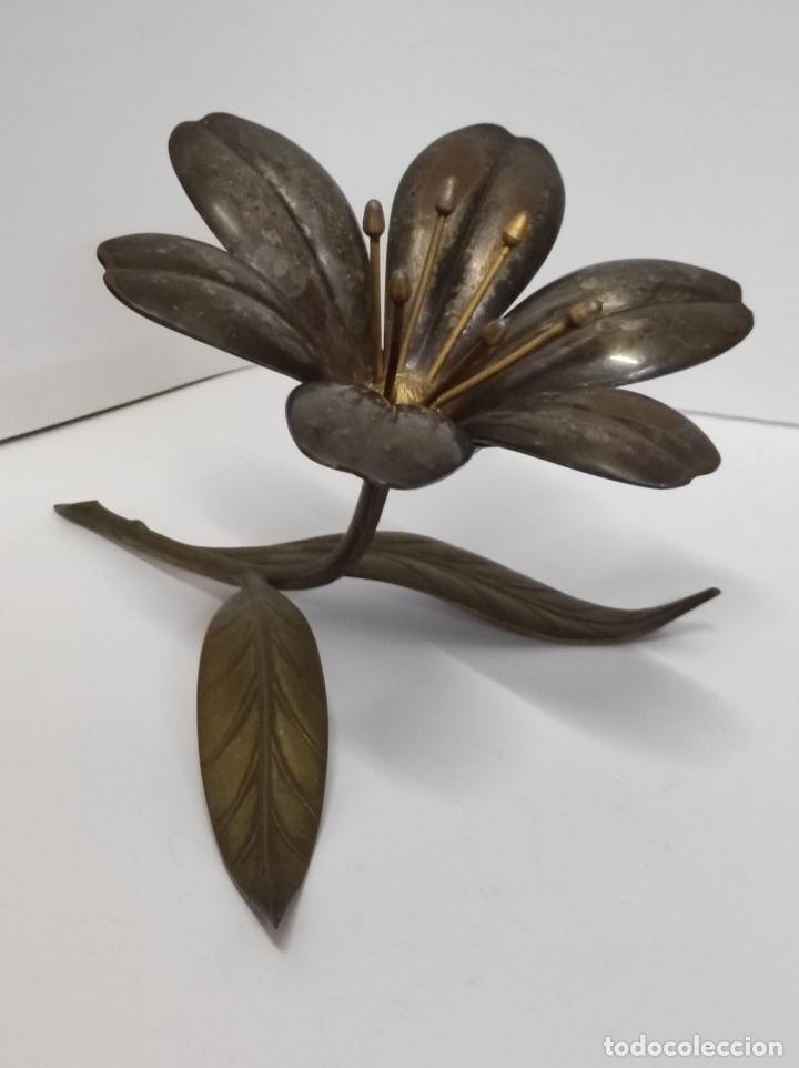 Vintage: ANTIGUA FLOR CENICERO - A&Ntilde;OS 60 (C19)