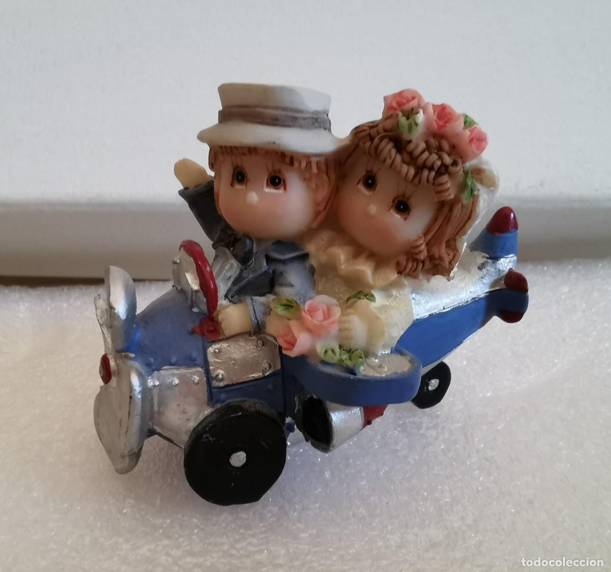 Vintage: PRECIOSA FIGURA DE PAREJA DE RECIEN CASADOS, NOVIO NOVIA BODA EN AVION . LOYDIS