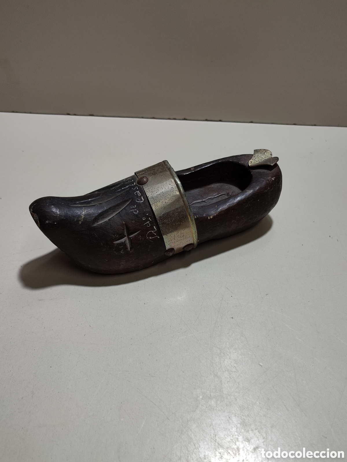 Vintage: Zueco de madera souvenir recuerdo de Casetas.