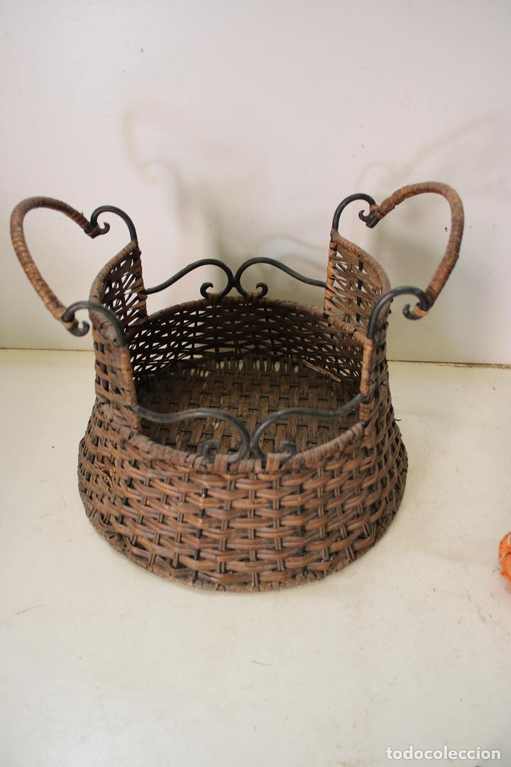 Vintage: cesta vintage de mimbre y forja - Foto 2
