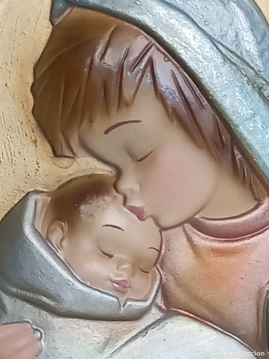 Vintage: CUADRO-RELIEVE (VIRGEN CON NI&Ntilde;O) madera - Foto 3