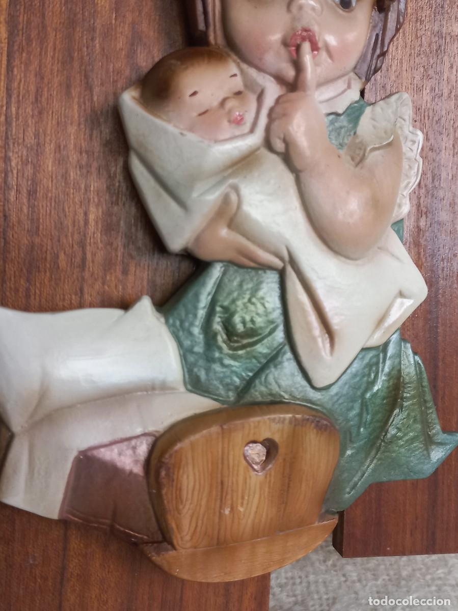 Vintage: CUADRO-RELIEVE (NI&Ntilde;A CON BEB&Eacute; Y CUNA) madera - Foto 4