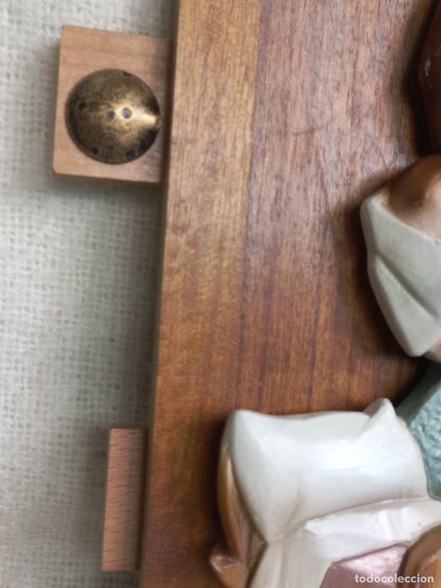 Vintage: CUADRO-RELIEVE (NI&Ntilde;A CON BEB&Eacute; Y CUNA) madera - Foto 5