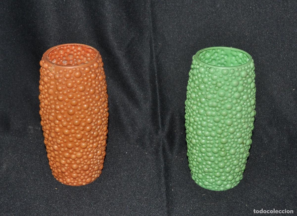 Vintage: Jarrones en pl&aacute;stico verde y naranja - Foto 1