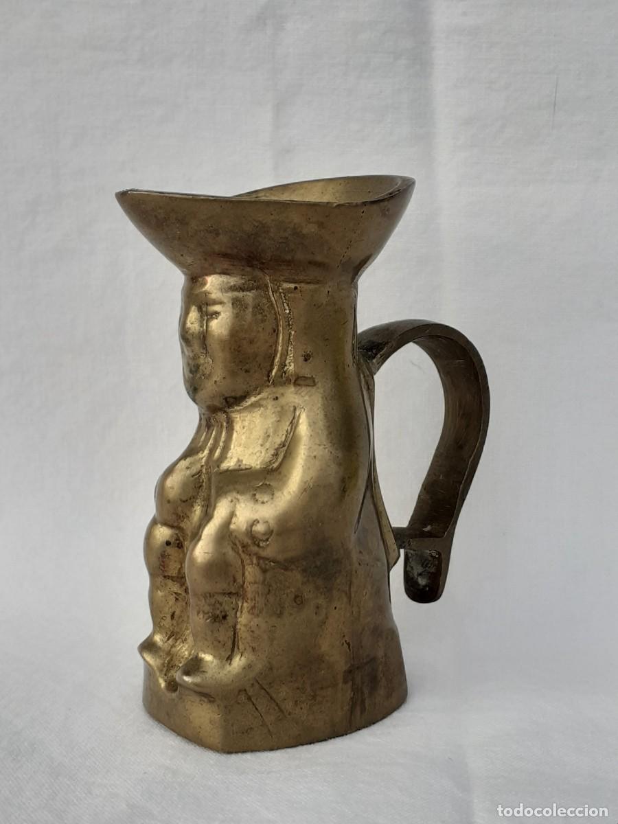 Vintage: Jarrita &rdquo;Toby Jug&rdquo; de Lat&oacute;n - Foto 1