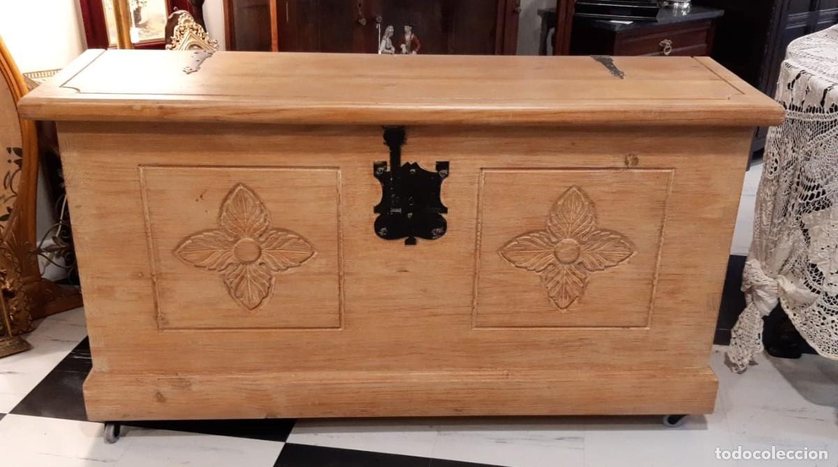 Vintage: BAUL DE MADERA MACIZA