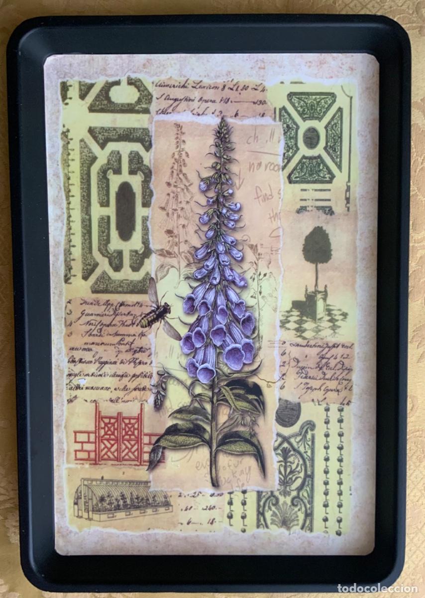 Vintage: BANDEJA PL&Aacute;STICO DURO, FLORES LILAS - Foto 5