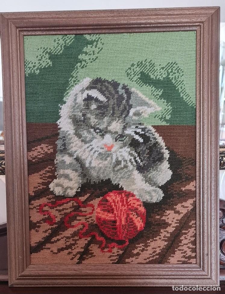 Cuadro petit point escena de gatos