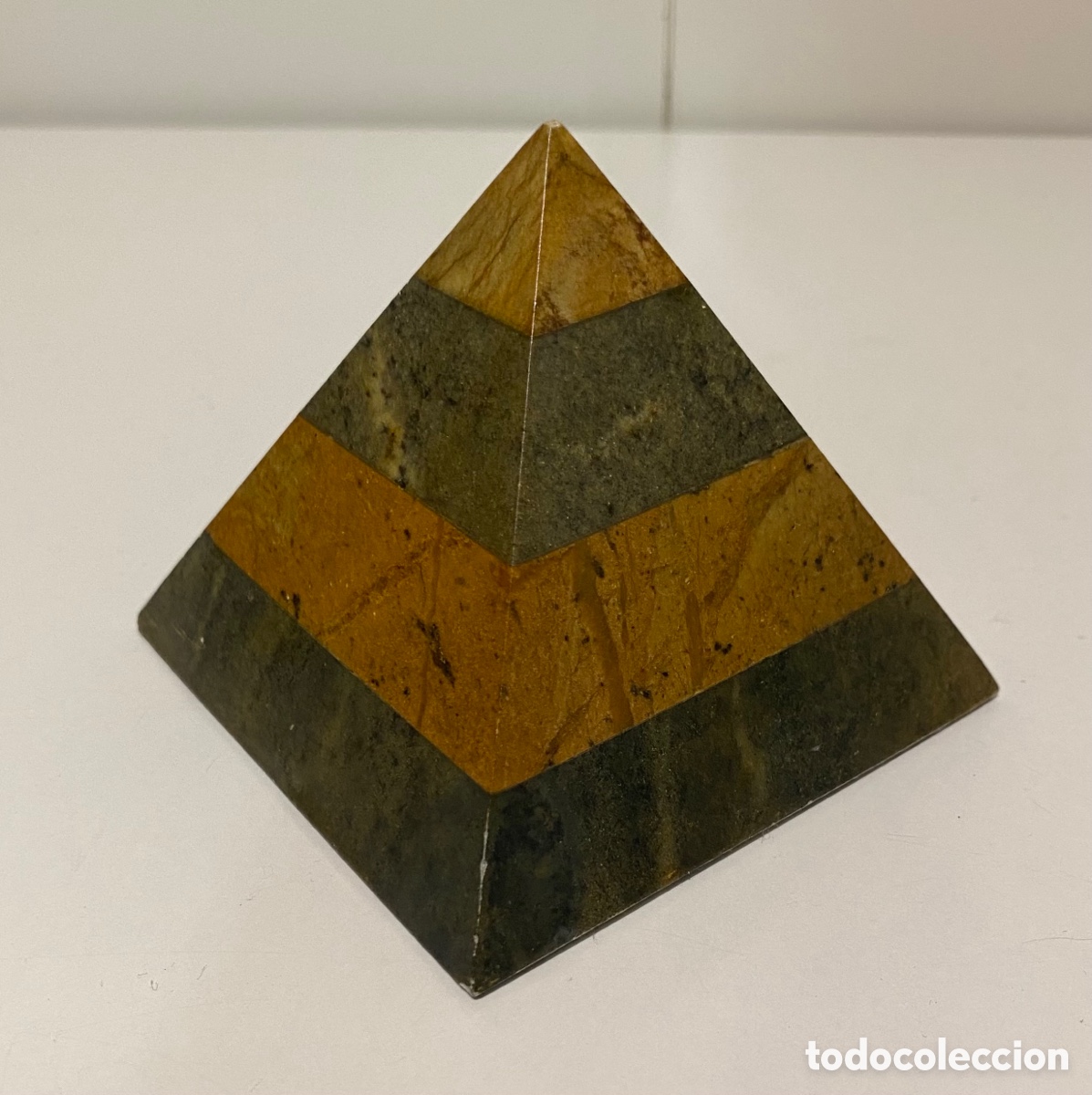 Vintage: Pisapapeles pir&aacute;mide de piedra - Foto 1