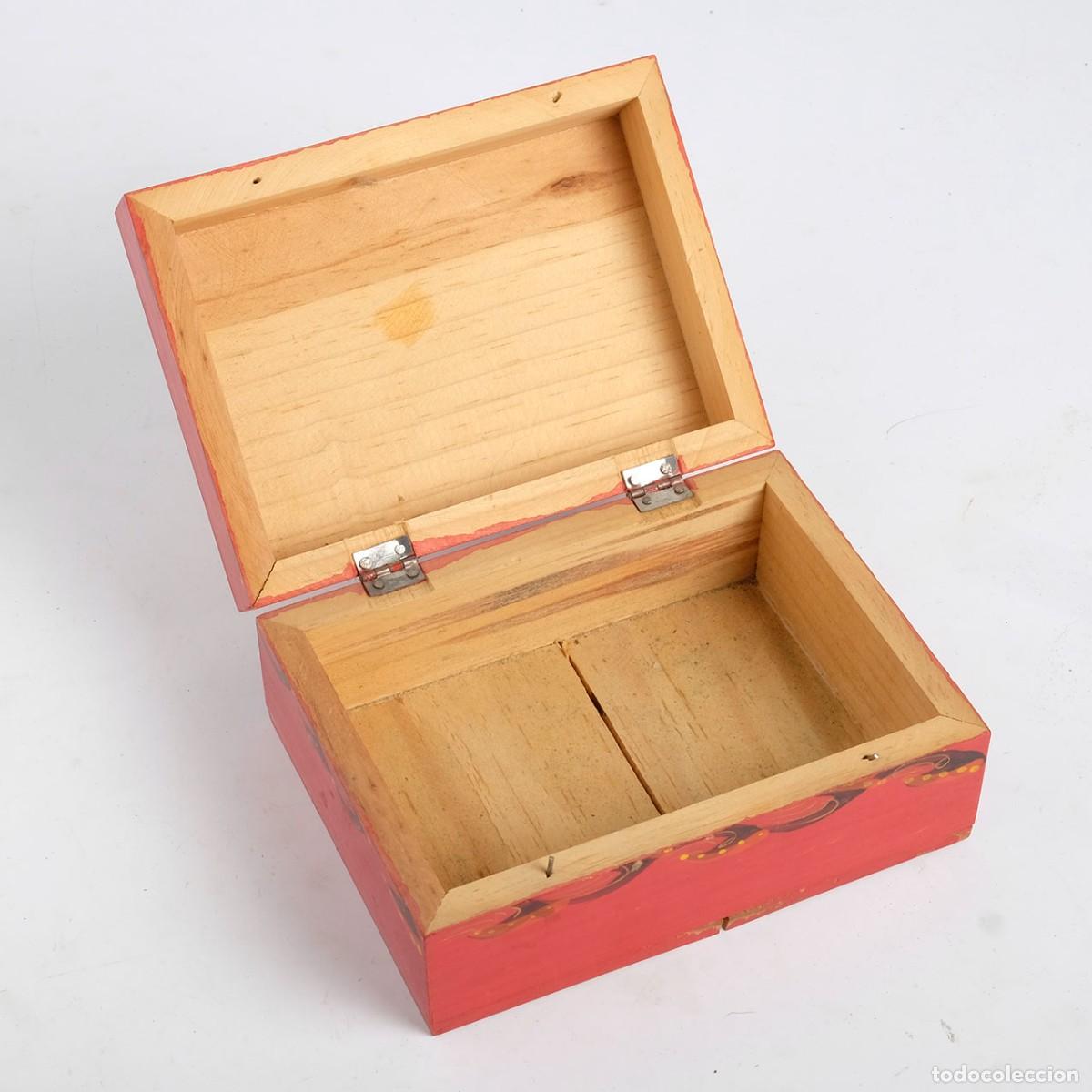 Vintage: Caja roja de madera. Decorada a mano - Foto 4