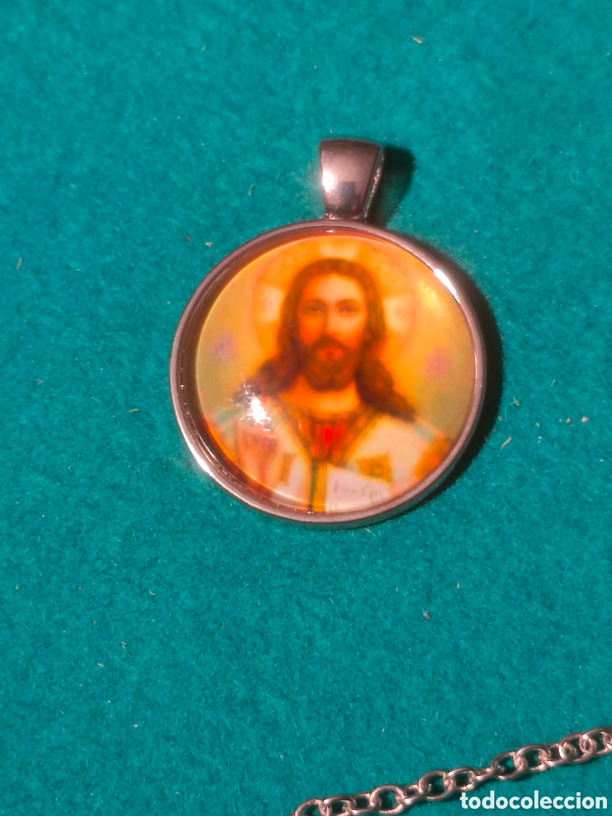 Vintage: Medall&oacute;n de Jesucristo con cadena de 62 cm.