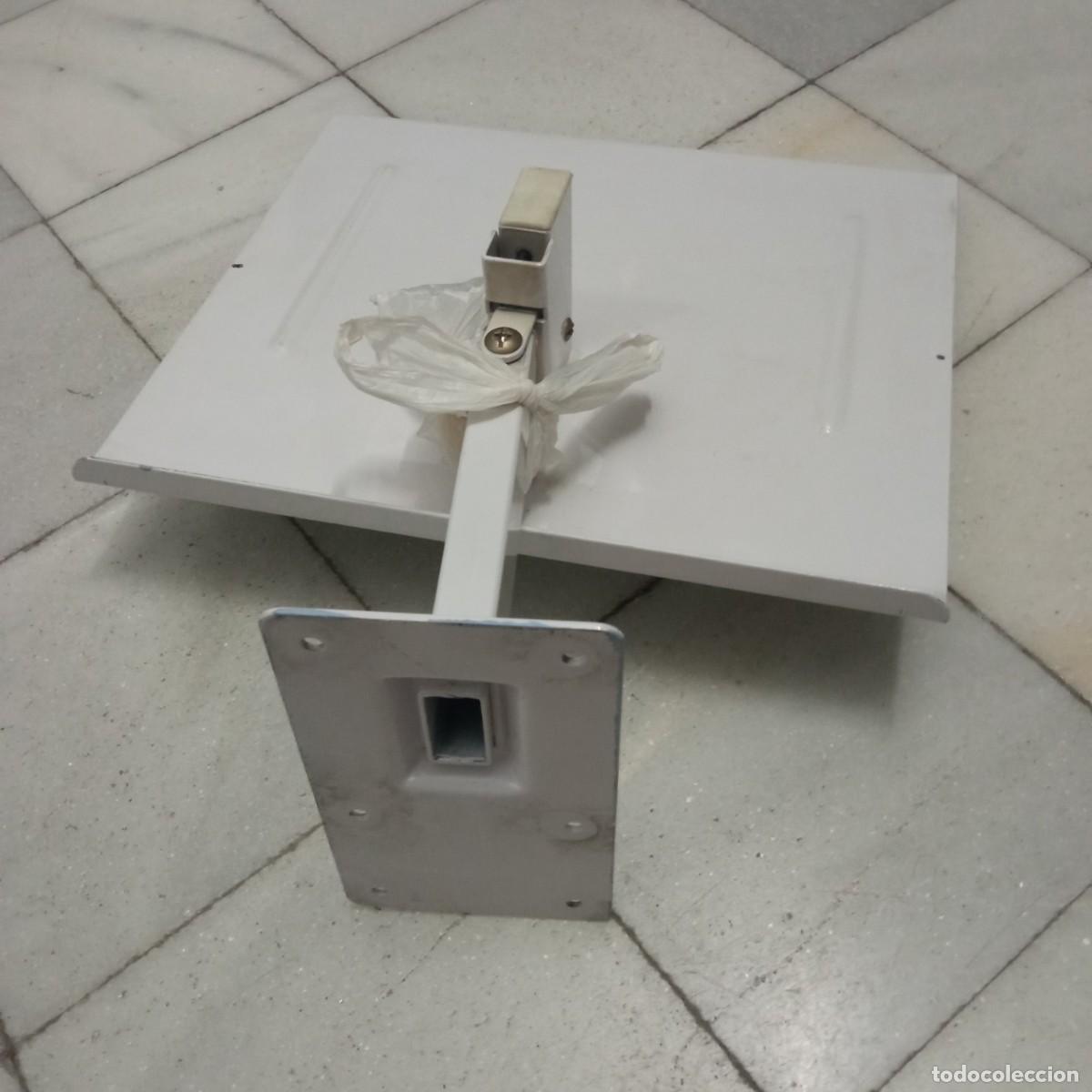 Vintage: soporte de metal para colgar TV monitor