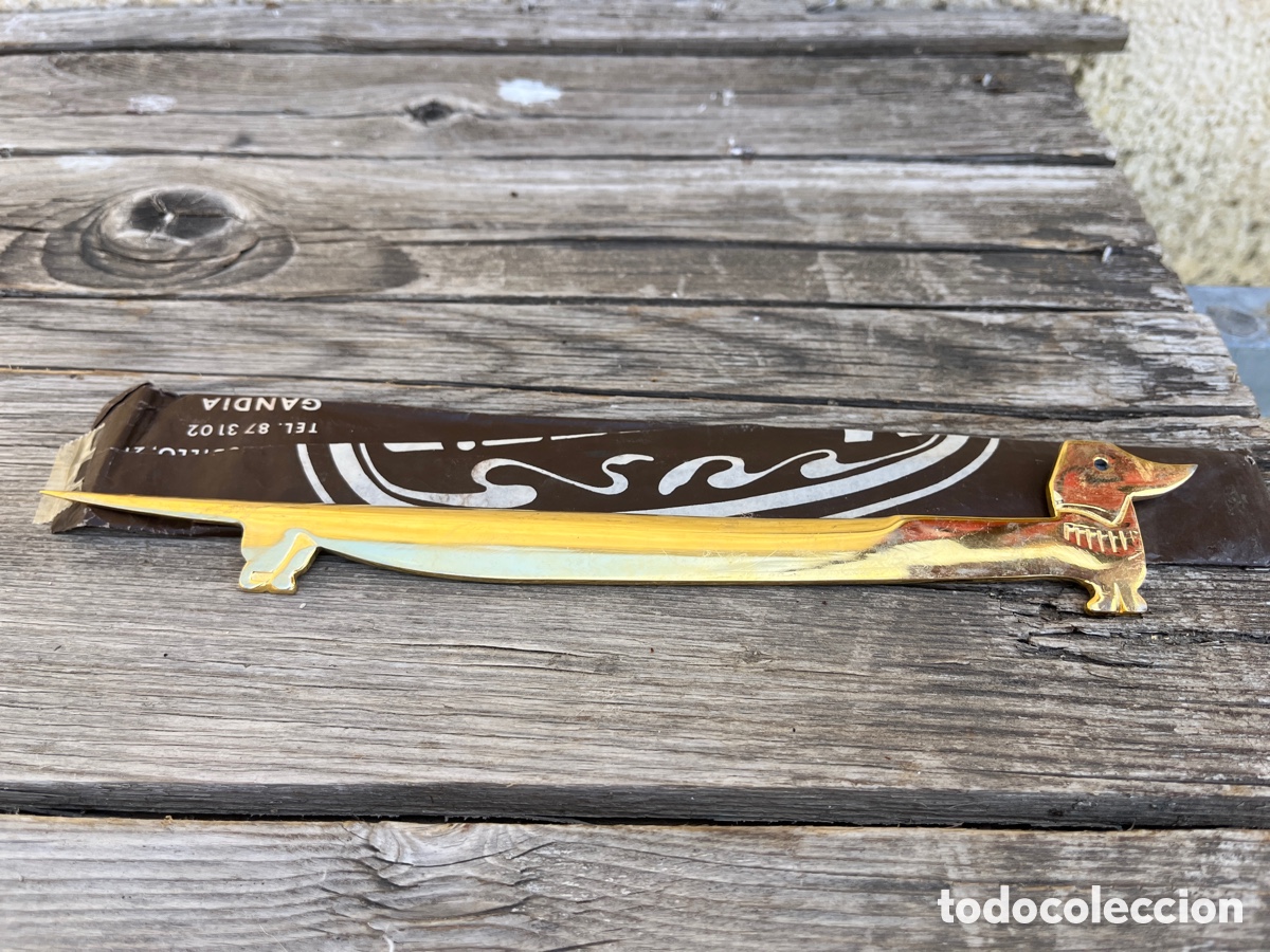 Vintage: Perro. Sujetap&aacute;ginas de metal dorado. Vintage. Prebetong Madrid.