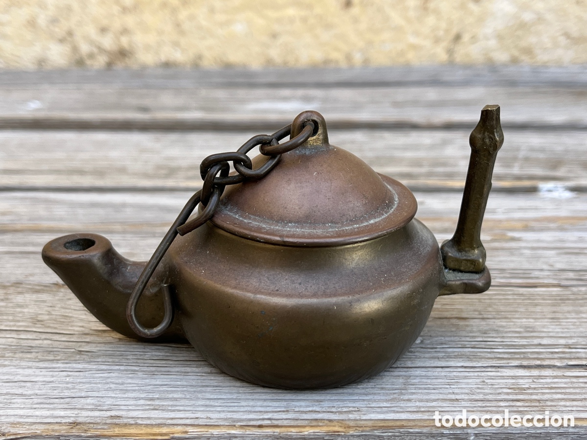 Vintage: Peque&ntilde;a tetera de metal oriental