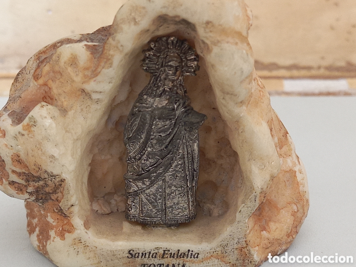 Vintage: Figura religiosa Santa Eulalia Totana en metal y roca cueva de resina