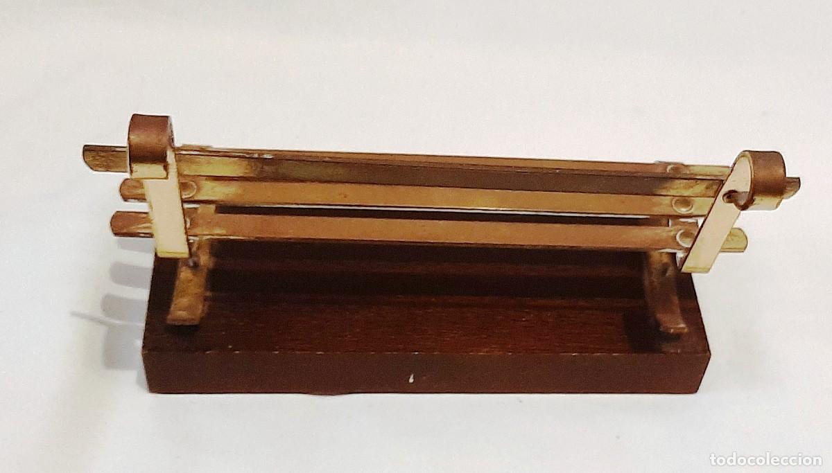 Vintage: Banco en lat&oacute;n con base de madera - Foto 4