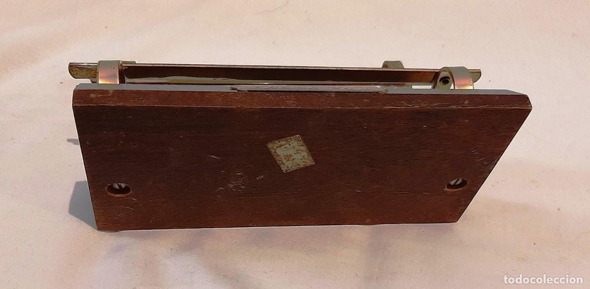 Vintage: Banco en lat&oacute;n con base de madera - Foto 6