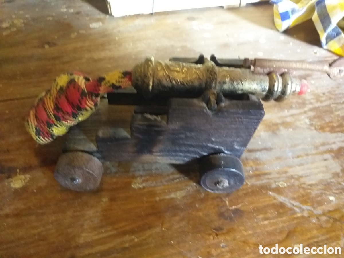 Vintage: Antiguo Encendedor Ca&ntilde;&oacute;n de madera