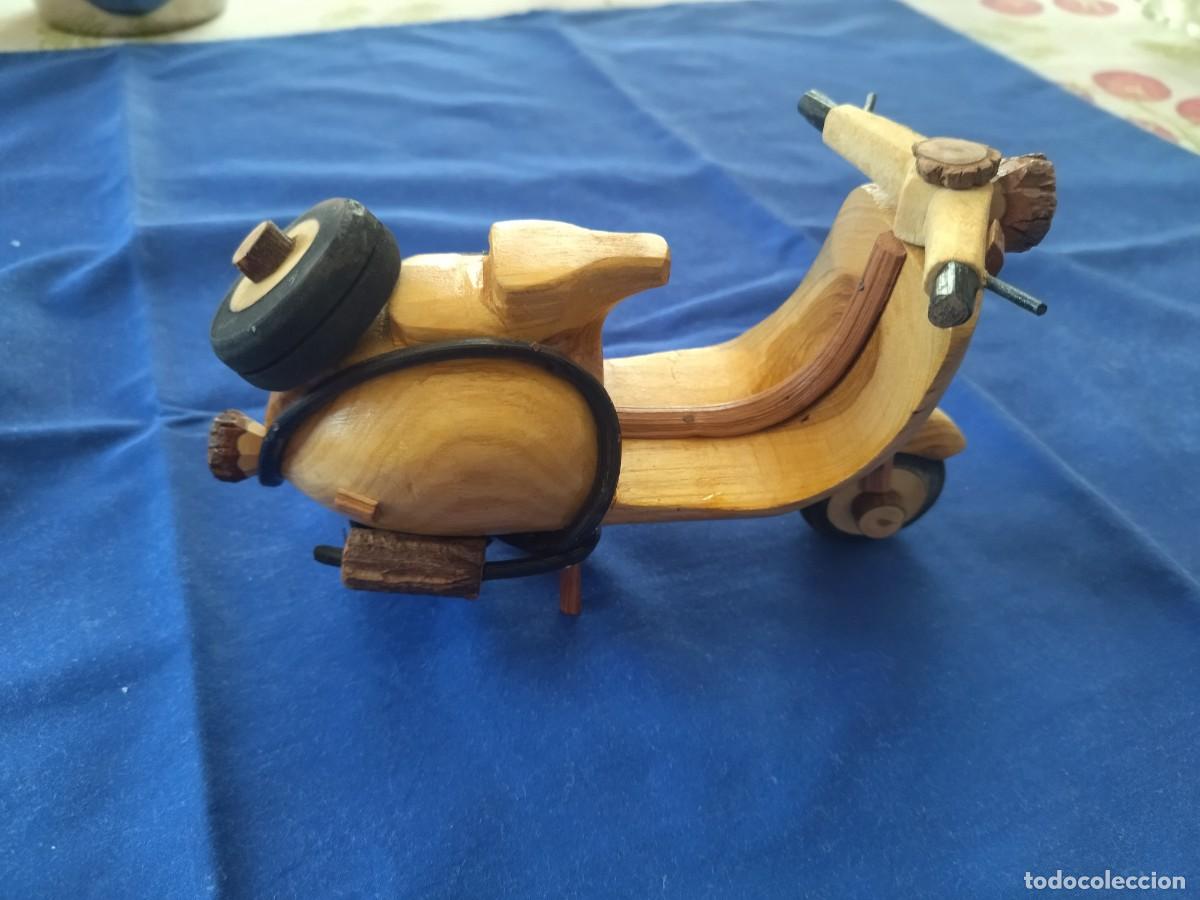 Vintage: Bonita vespa hecha en madera. - Foto 6