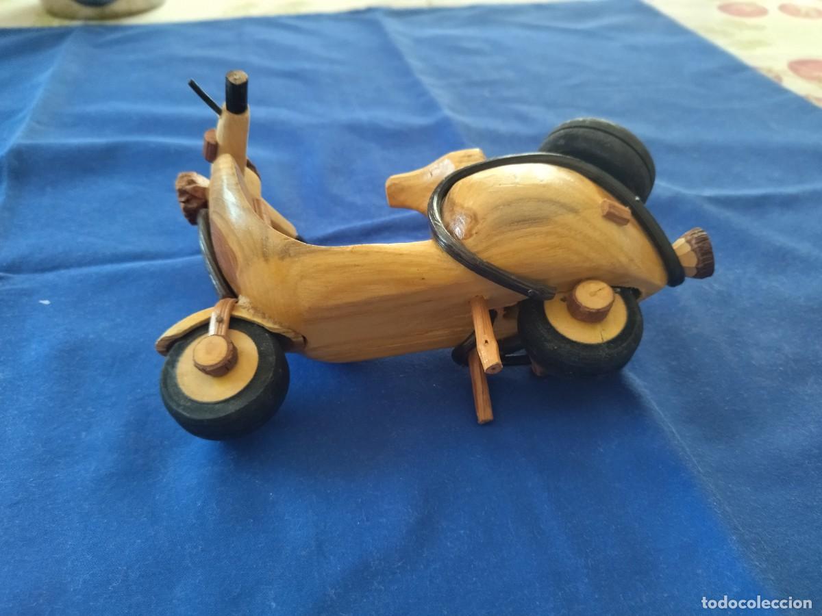 Vintage: Bonita vespa hecha en madera. - Foto 9