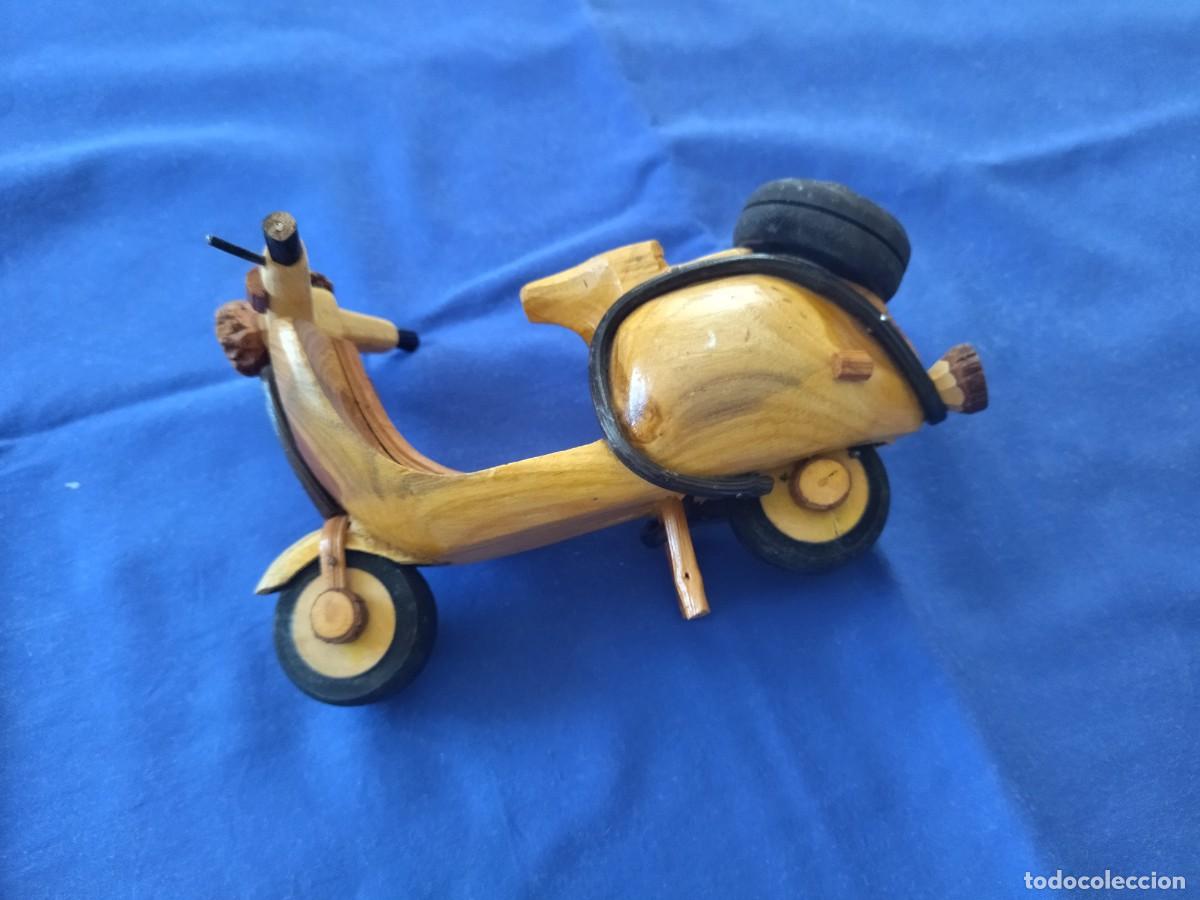 Vintage: Bonita vespa hecha en madera. - Foto 10