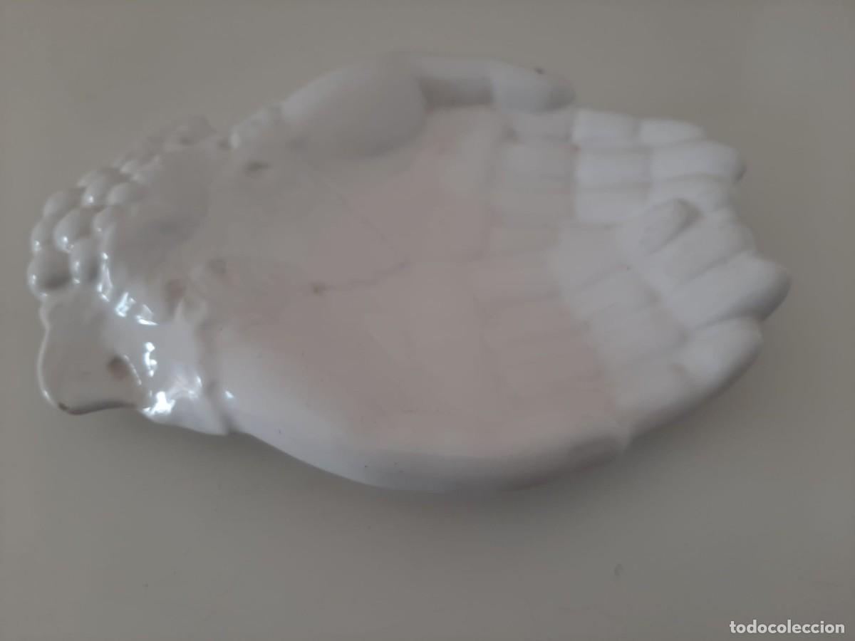 Vintage: JABONERA DE OPALINA BLANCA CON FORMA DE MANOS - Foto 3