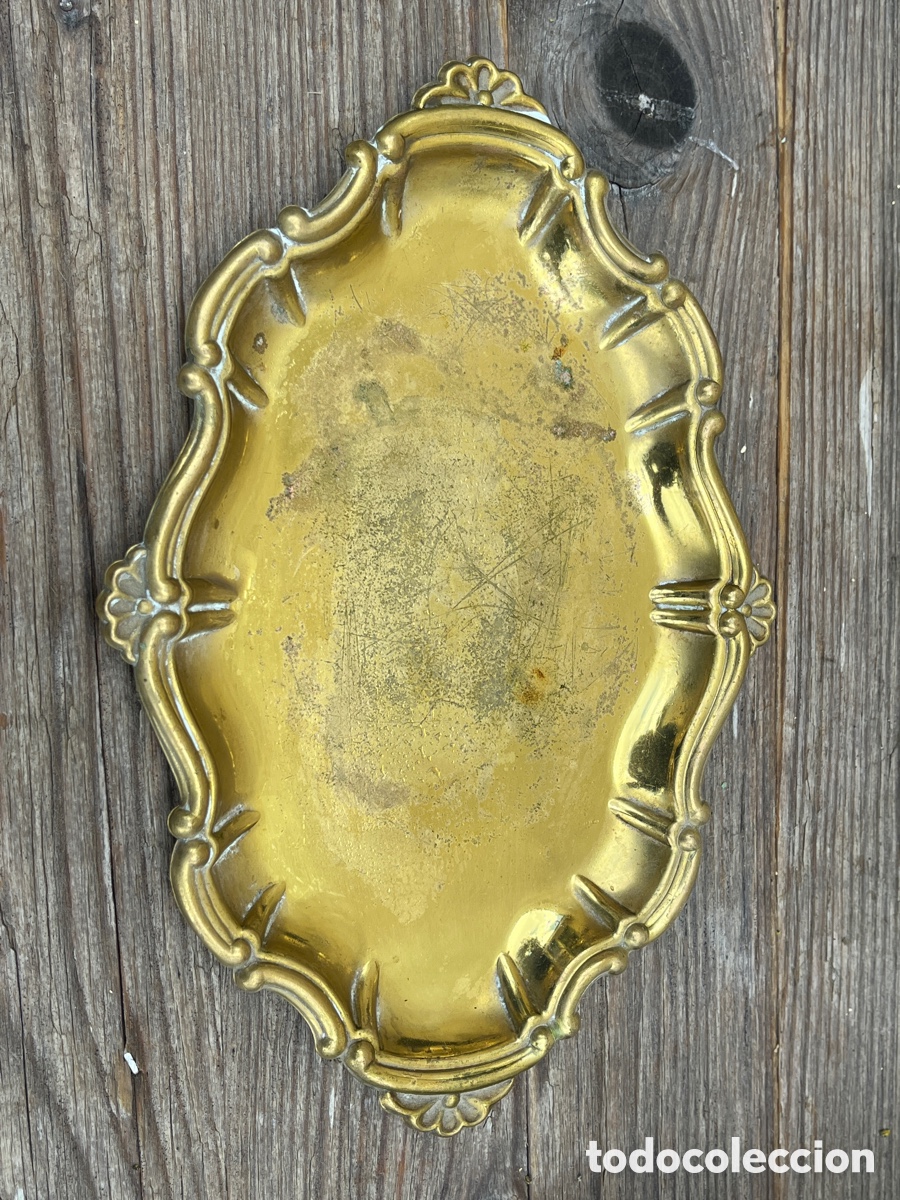 Vintage: I Pareja de peque&ntilde;as bandejas en metal dorado con conchas