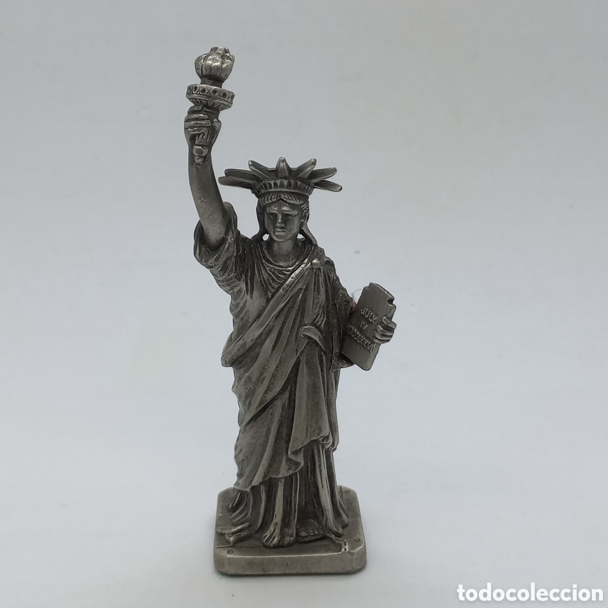 Vintage: Estatuilla de metal marca Pewter Usa.Estatua de La Libertad. New York.