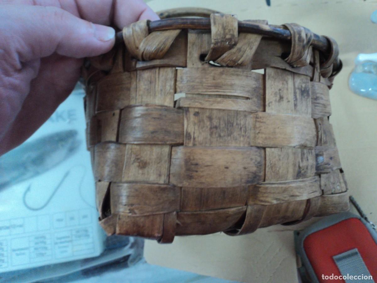 Vintage: Cesta r&uacute;stica de madera antigua. Se&ntilde;ales de carcoma - Foto 3