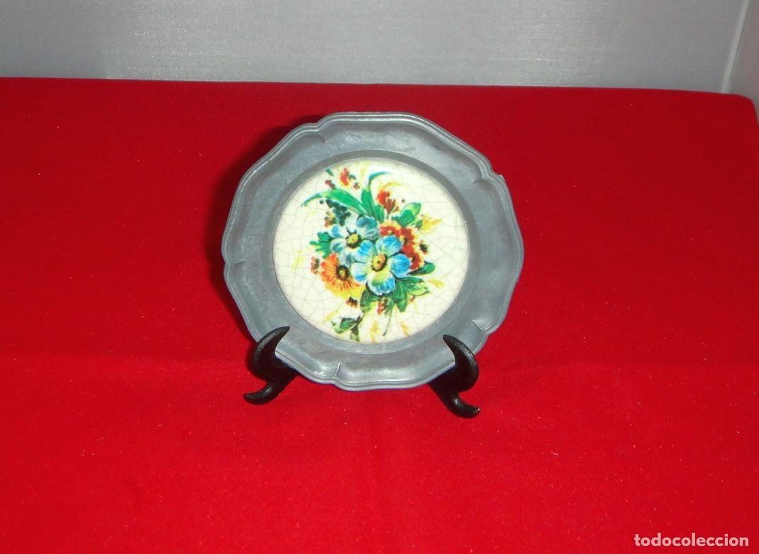 Vintage: Plato peque&ntilde;o decorativo Peltre / Esta&ntilde;o - Marca de &aacute;ngel 10 x 10 x 0,7 cm