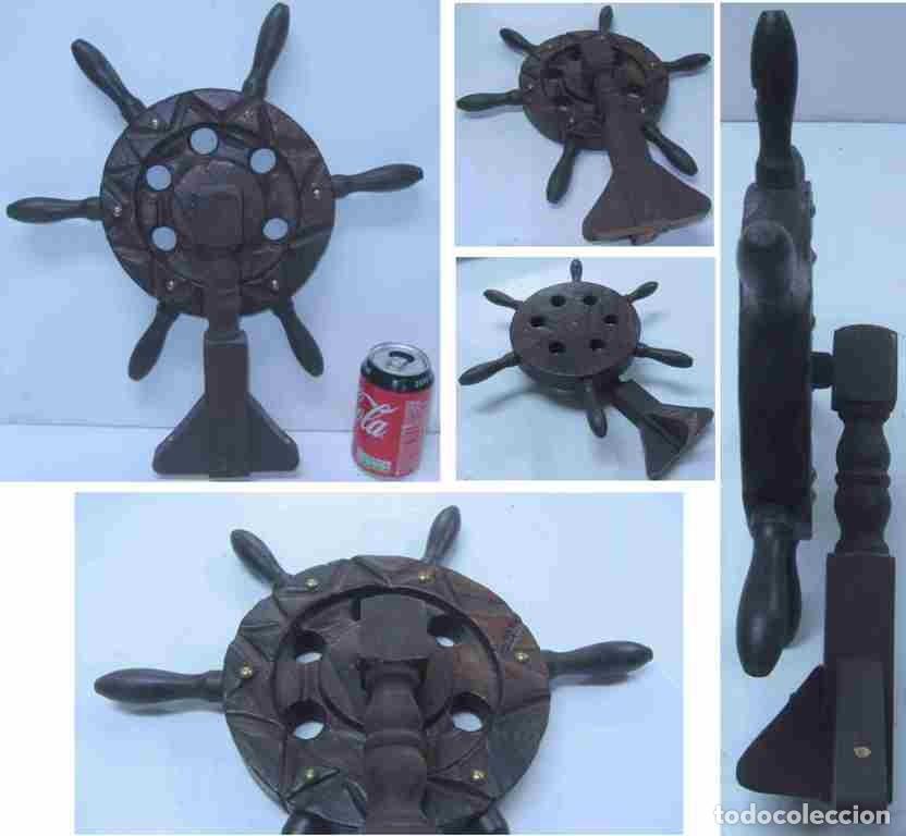 Vintage: TIMON Decorativo Barco en Madera maciza 38 cm. de Di&aacute;metro con soporte base.