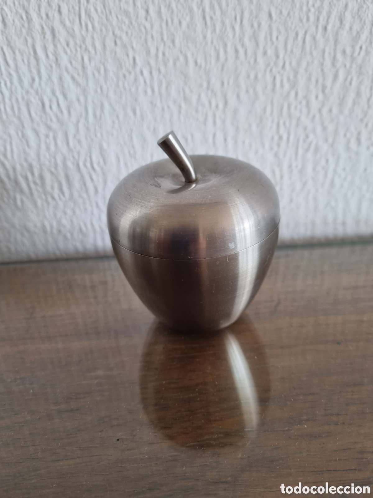 Vintage: Caja decorativa de acero con forma de manzana. Muy original.