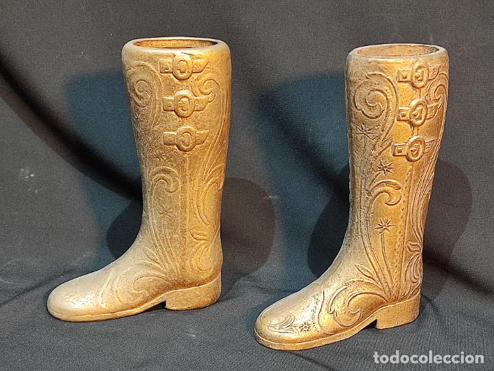 Vintage: PAREJA DE BOTAS DE BRONCE FUNDIDO, PARA JARRONES - Foto 2