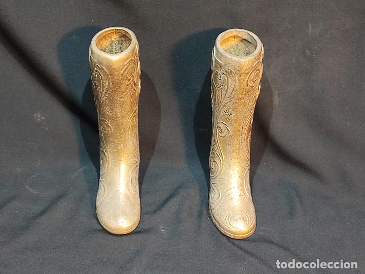 Vintage: PAREJA DE BOTAS DE BRONCE FUNDIDO, PARA JARRONES - Foto 3