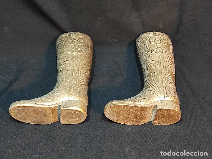Vintage: PAREJA DE BOTAS DE BRONCE FUNDIDO, PARA JARRONES - Foto 4