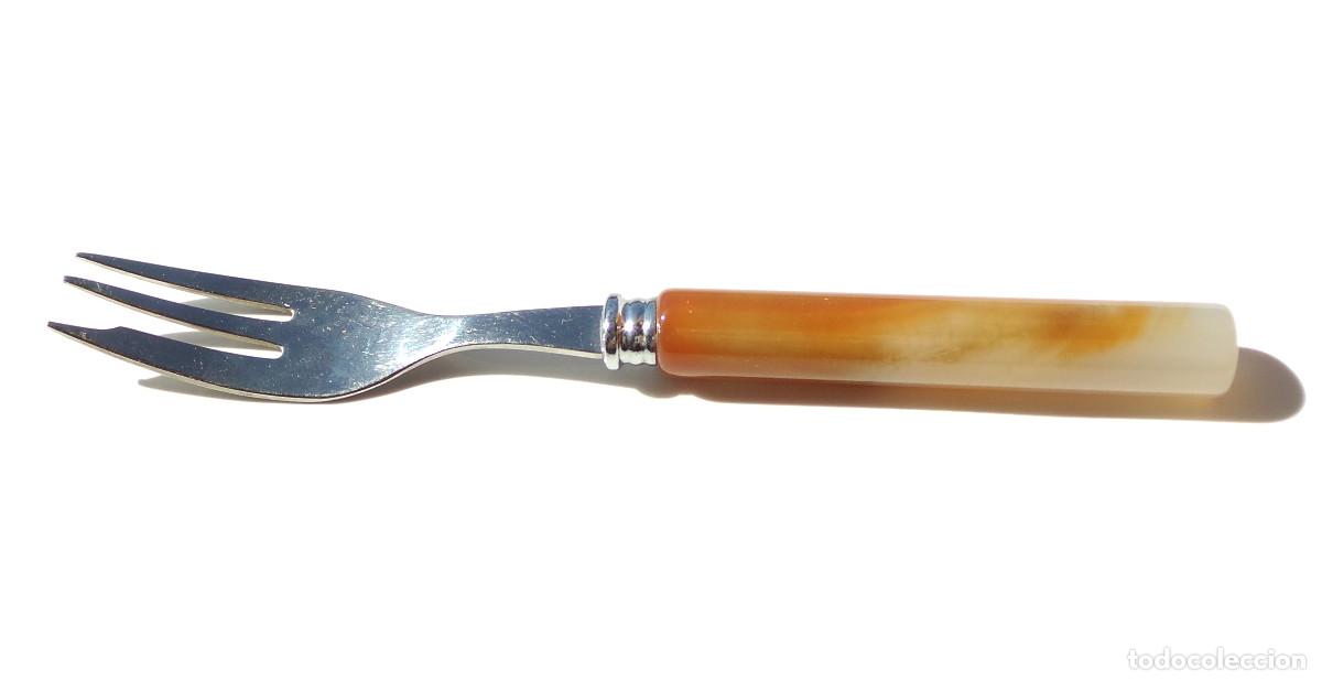 Vintage: TENEDOR CON MANGO DE &Aacute;GATA. 15 CM DE LARGO. - Foto 1