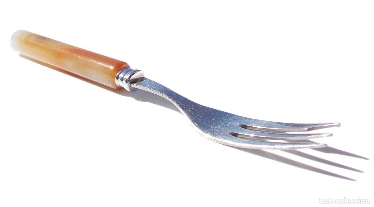 Vintage: TENEDOR CON MANGO DE &Aacute;GATA. 15 CM DE LARGO. - Foto 4