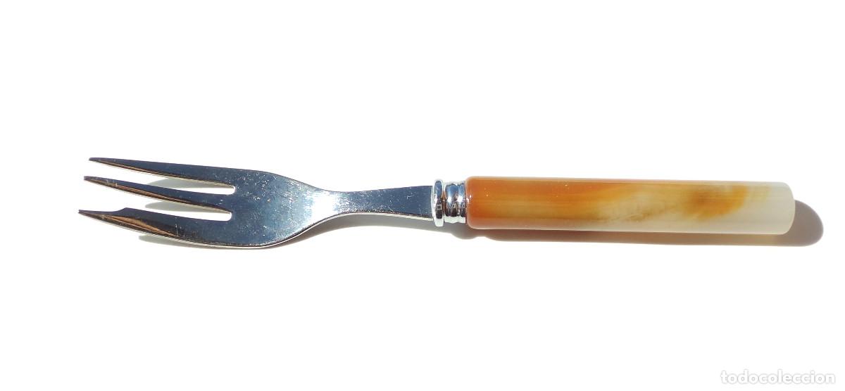 Vintage: TENEDOR CON MANGO DE &Aacute;GATA. 15 CM DE LARGO. - Foto 5