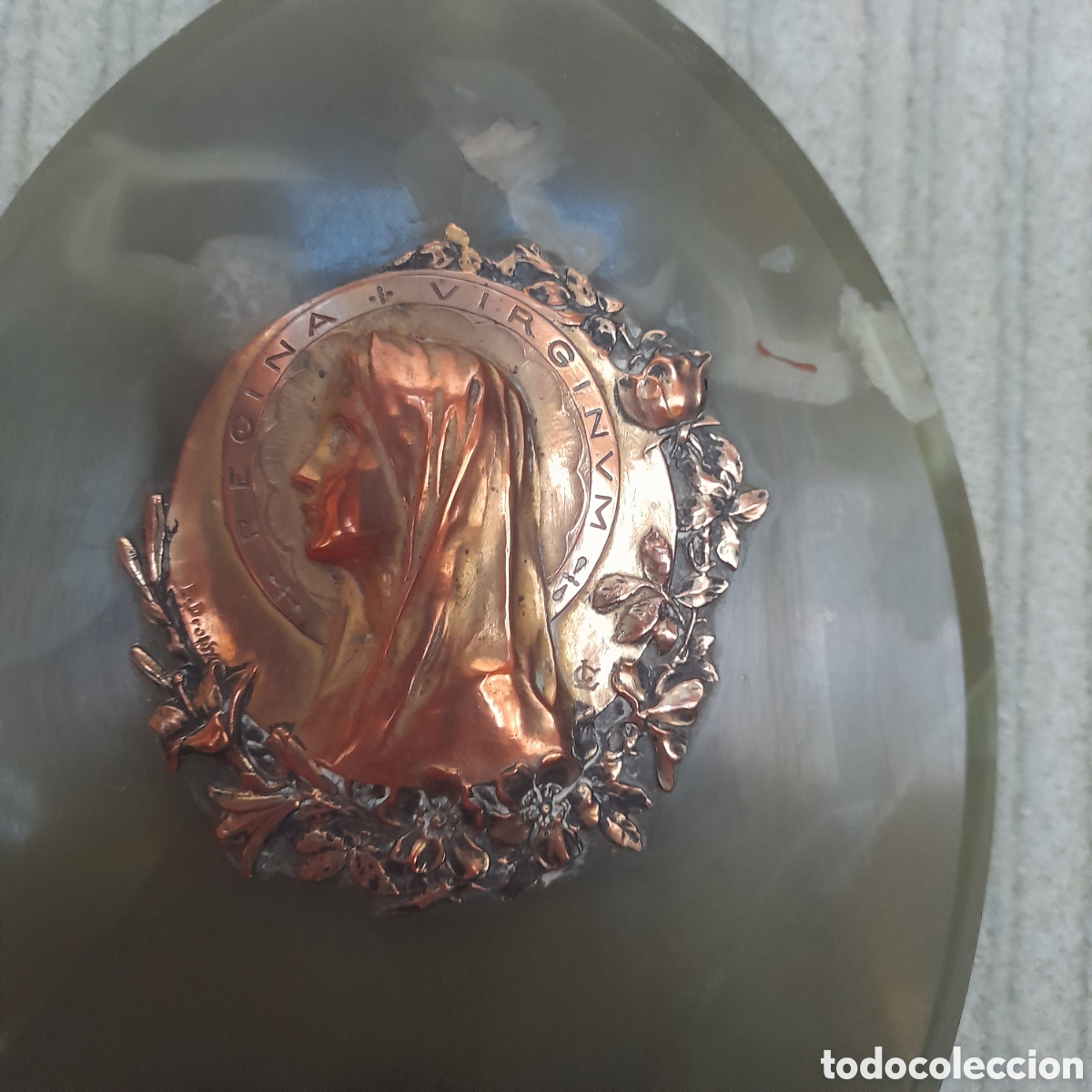 Vintage: Benditera de la Virgen Maria en metal y m&aacute;rmol - Foto 2